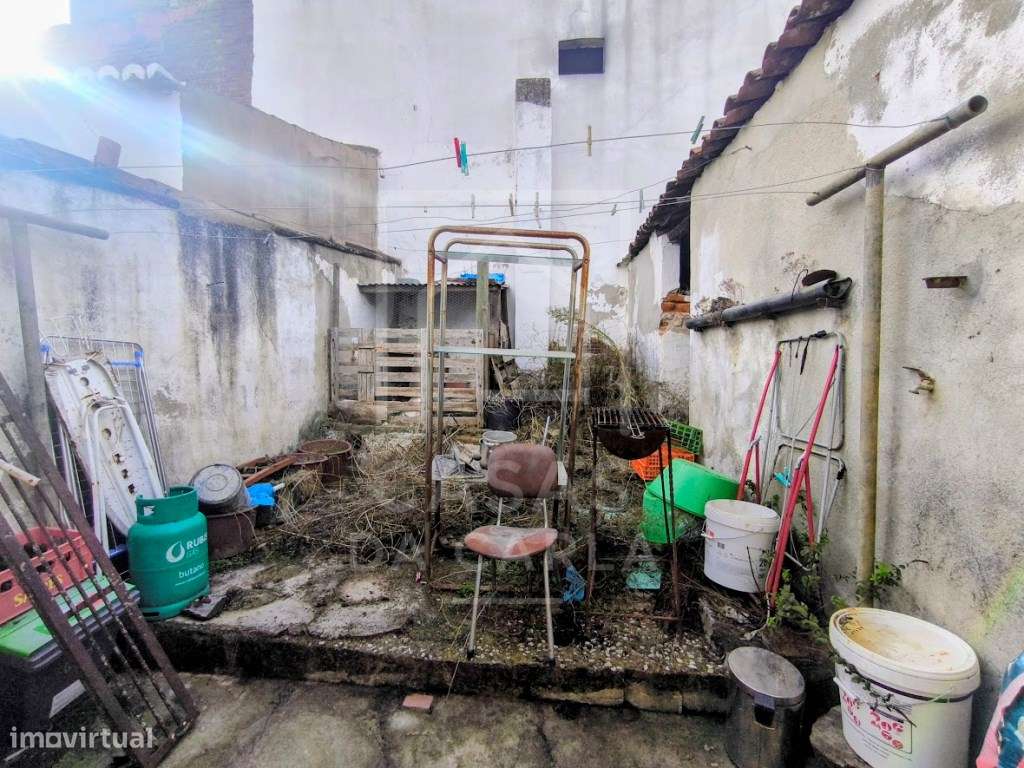Moradia T2 com quintal em Vila de Frades-16