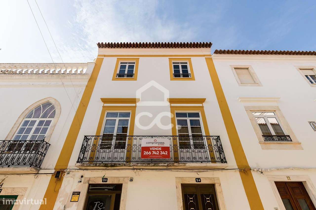 Oportunidade Única: Edifício Senhorial com Logradouro no Coração de Vi - Grande imagem: 5/60