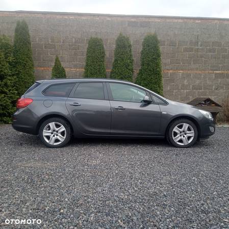 Opel Astra 1.7 CDTI DPF Sports Tourer - 2