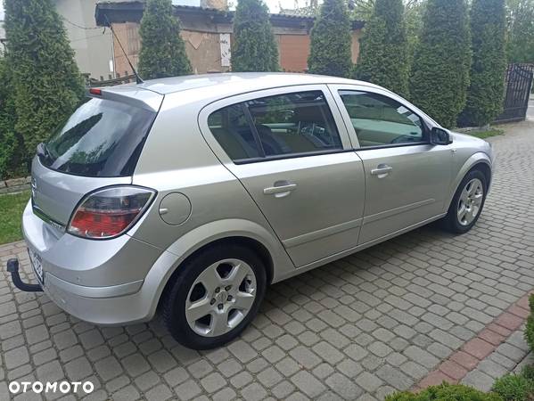 Opel Astra 1.6 Edition - 11