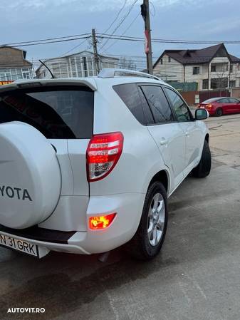 Toyota RAV4 2.2 D-4D AWD Comfort - 7