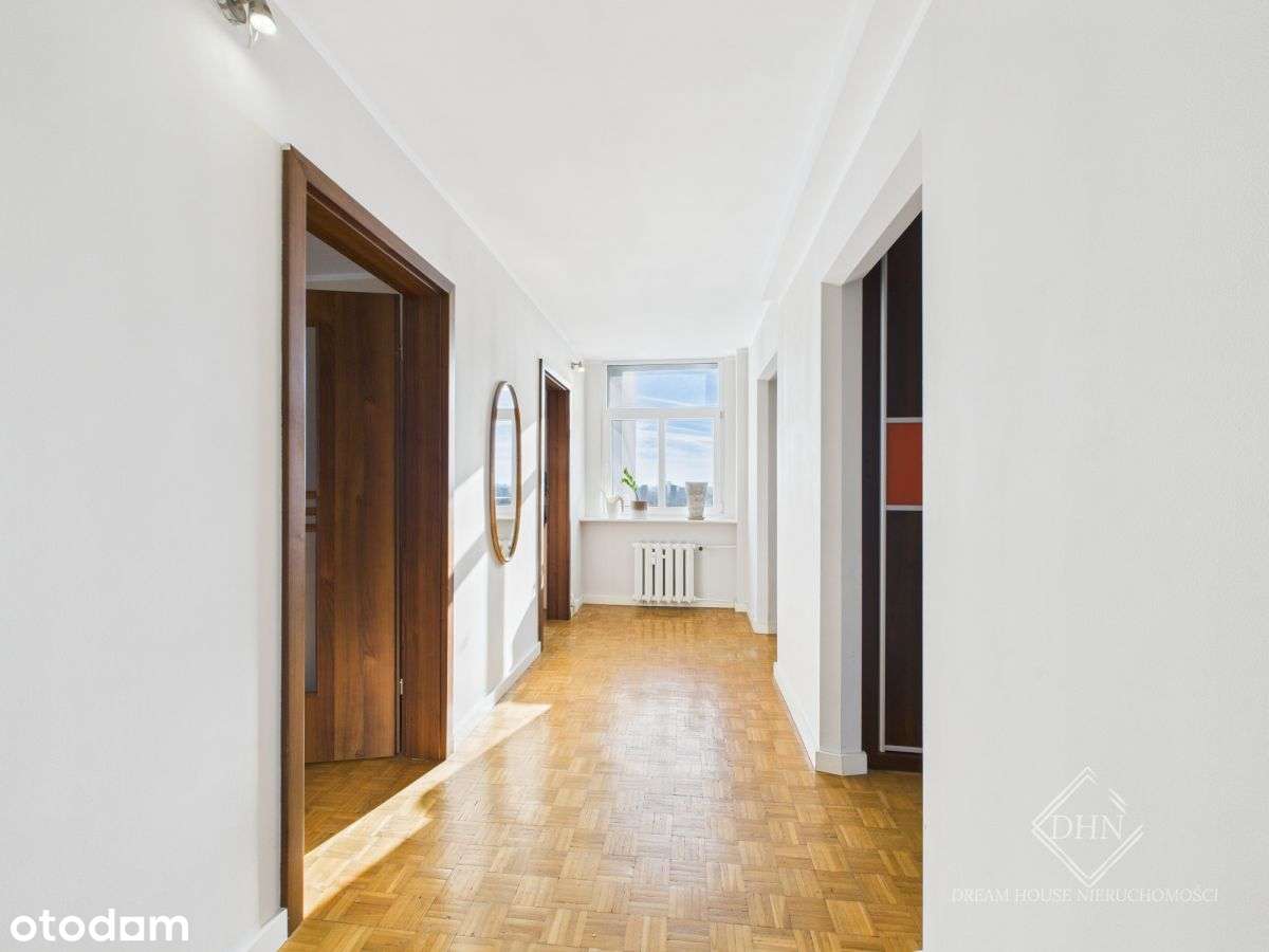 Przestronne i Ustawne Mieszkanie w Poznaniu-0