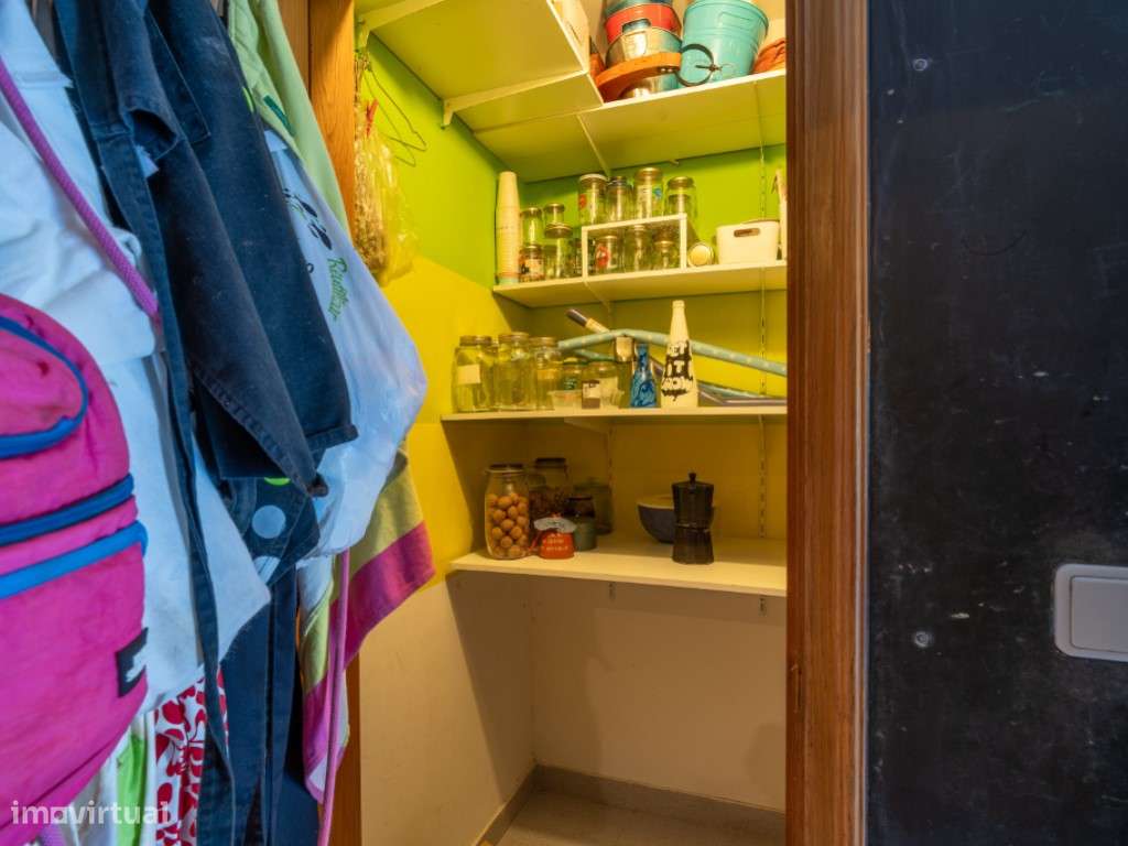 VENDE-SE T3 COM TERRAÇO E GARAGEM EM CARCAVELOS-14