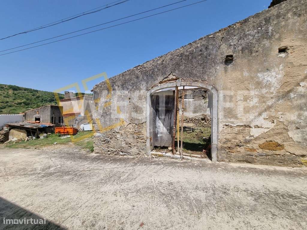 Moradia T3 em Ruína com Excelente Exposição Solar e Lote de 272m² -...-10
