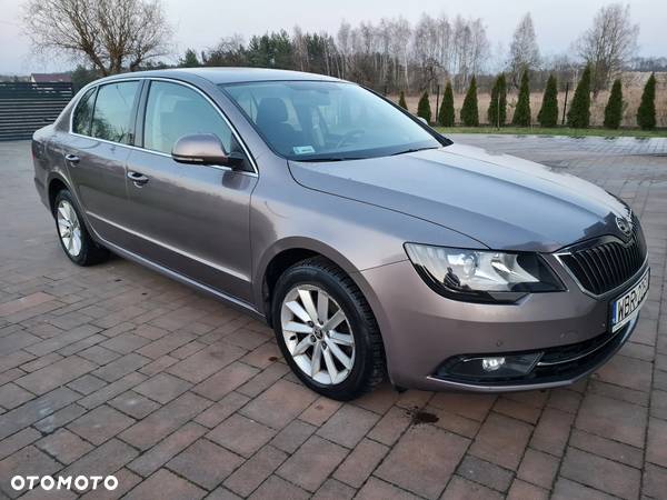 Skoda Superb 2.0 TDI Ambition - 1