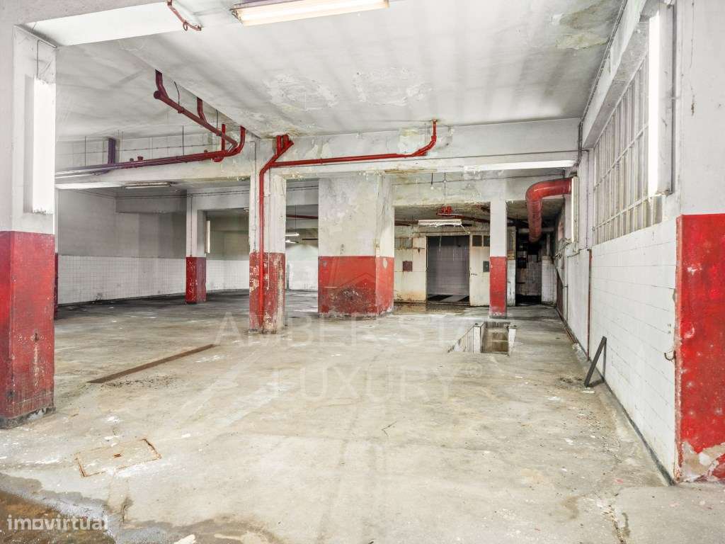 Garagem / Armazém à Venda na Rua de Santos Pousada, Porto - Grande imagem: 2/15