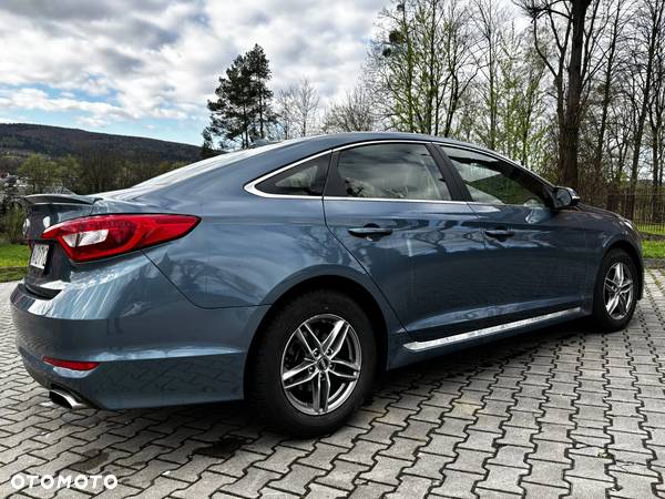 Hyundai Sonata 2.4 SE - 8