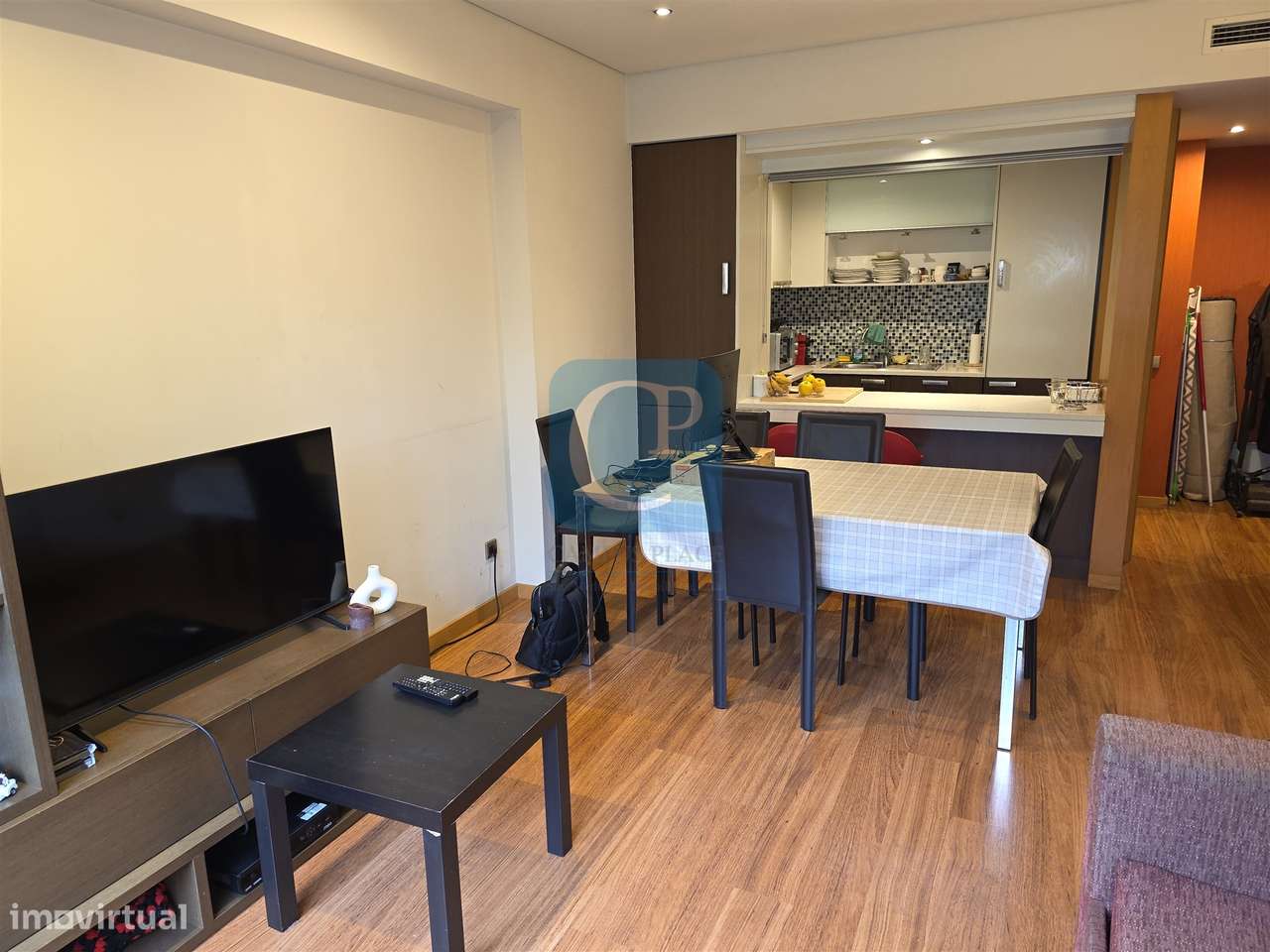 Apartamento T2 Kit mobilado e equipado junto ao Hotel Áxis - Grande imagem: 3/18