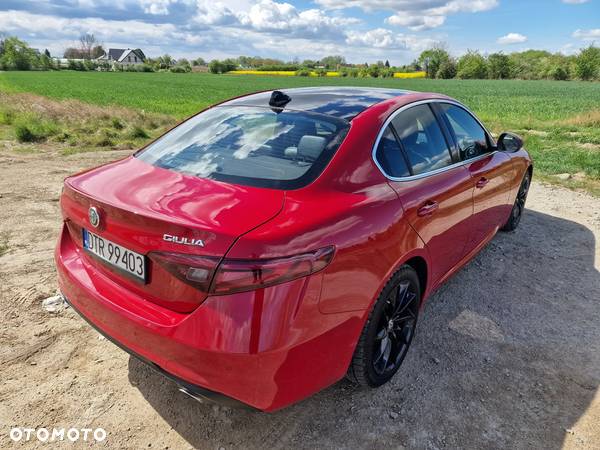 Alfa Romeo Giulia 2.0 Turbo 16V AT8-Q4 Ti - 21