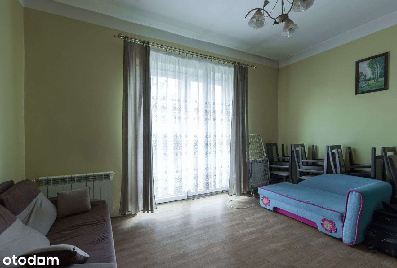 Dom z garażem i budynkiem gospodarczym-12