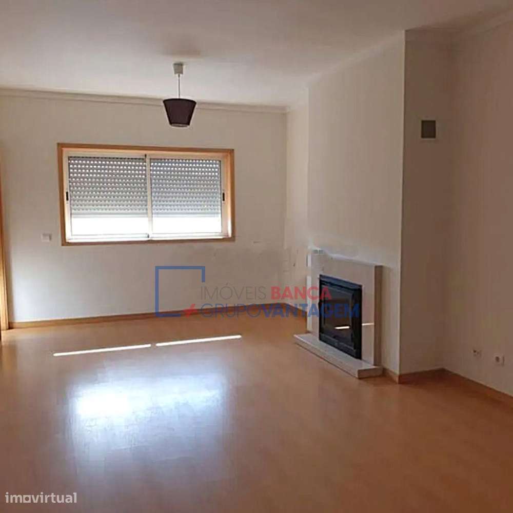 T2 com uma área total de 131 m², em Ermesinde| 295 000,00€ - Grande imagem: 3/16