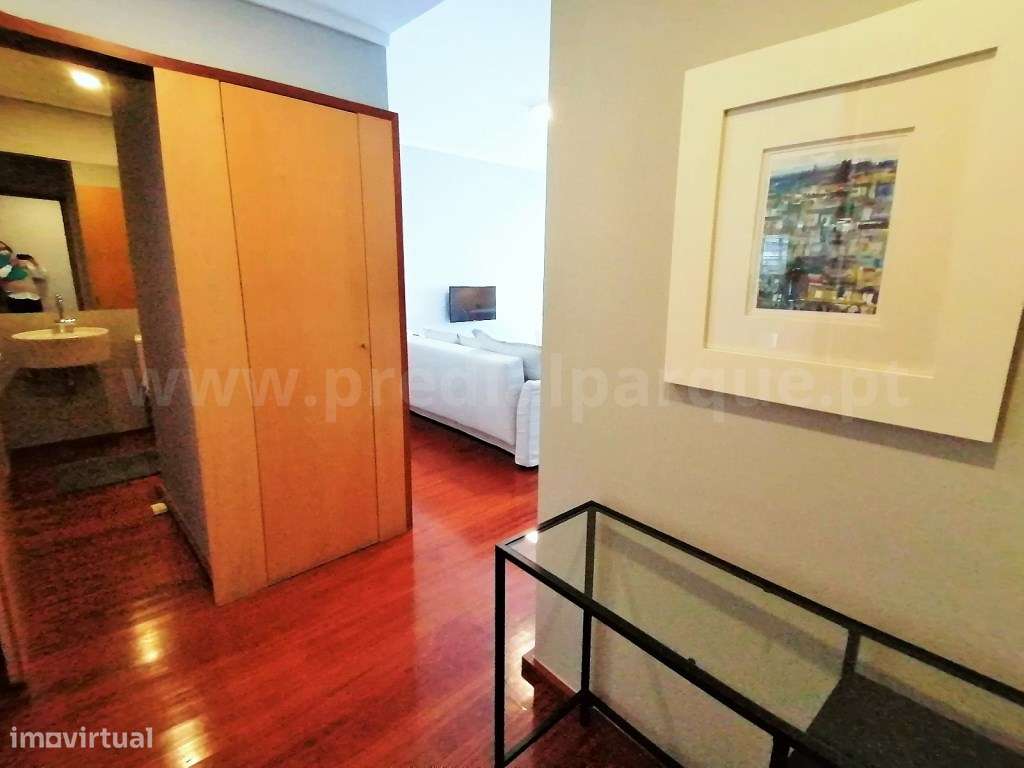 Apartamento T1 com vista mar, MOBILADO, Aldoar - Grande imagem: 4/21
