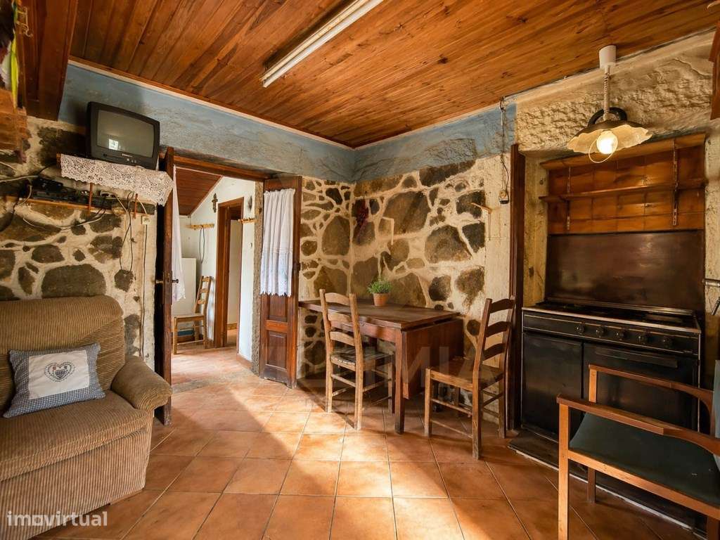 Casa Antiga T3 para Restauro | Facha - Ponte de Lima-15