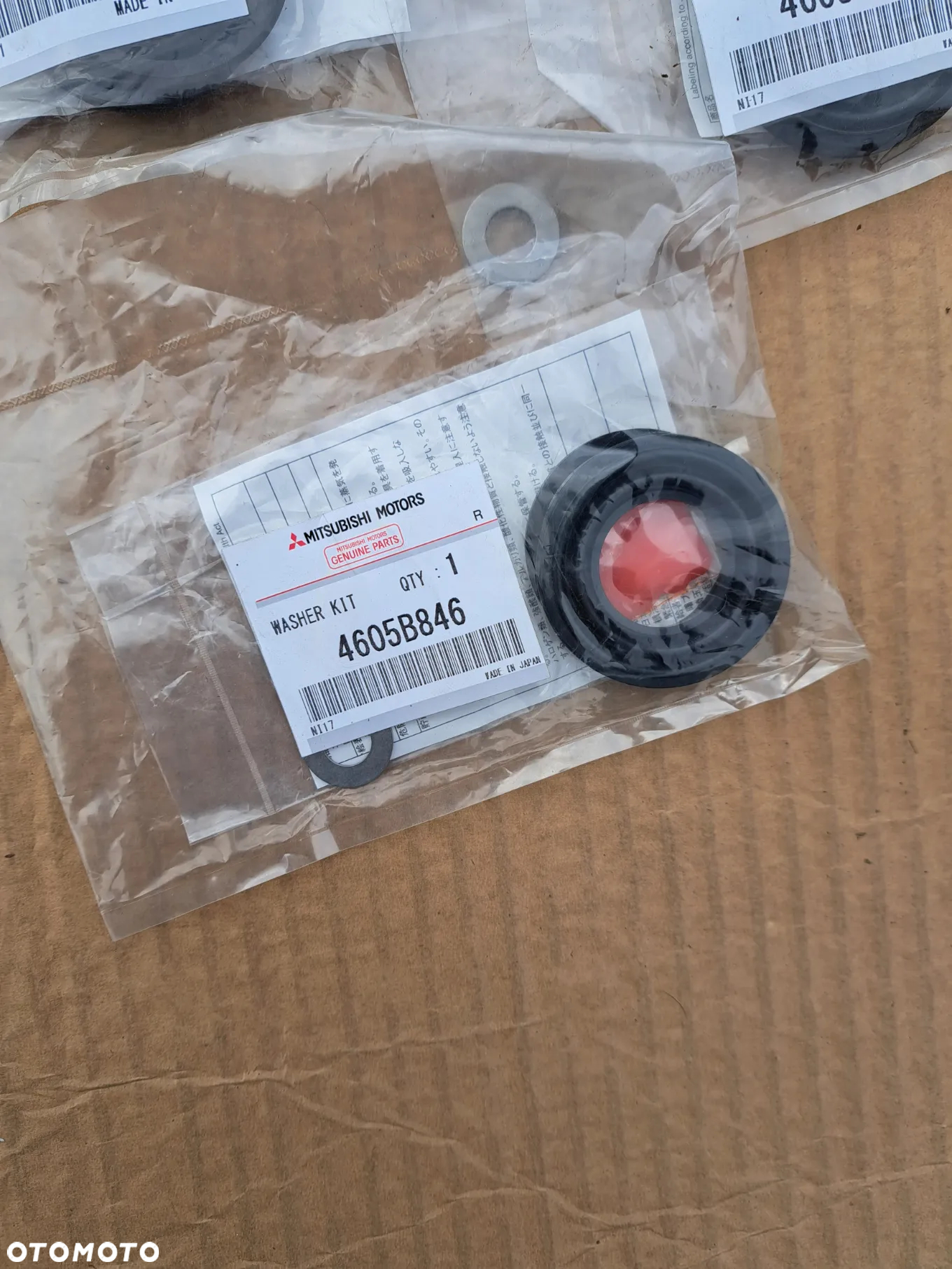 zestaw naprawczy tłoczka hamulcowego Mitsubishi Outlander 2012-2016 4605B846 Zestaw podkładek zacisku uszczelek gum - 3