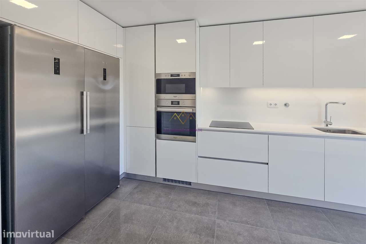 T4 com Piscina em Alverca-21