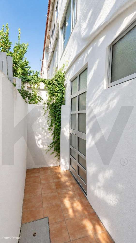 Apartamento T2 com espaço adicional independente | Almada-23