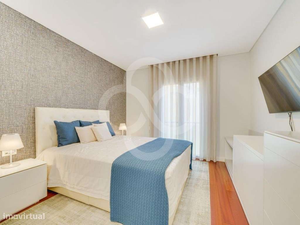 Apartamento T4 com 4 lugares de parqueamento na Avenida Marquês de ...-10