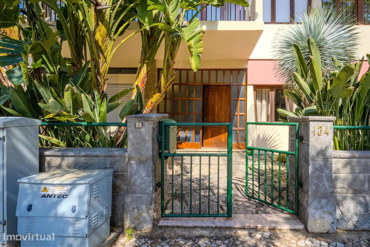 Moradia com 12 assoalhadas, frente ao parque municipal | Potencial par - Grande imagem: 4/60