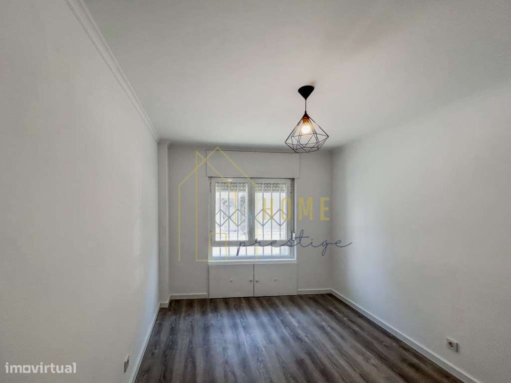 Fantástico Apartamento T2 Remodelado no Monte da Caparica-20