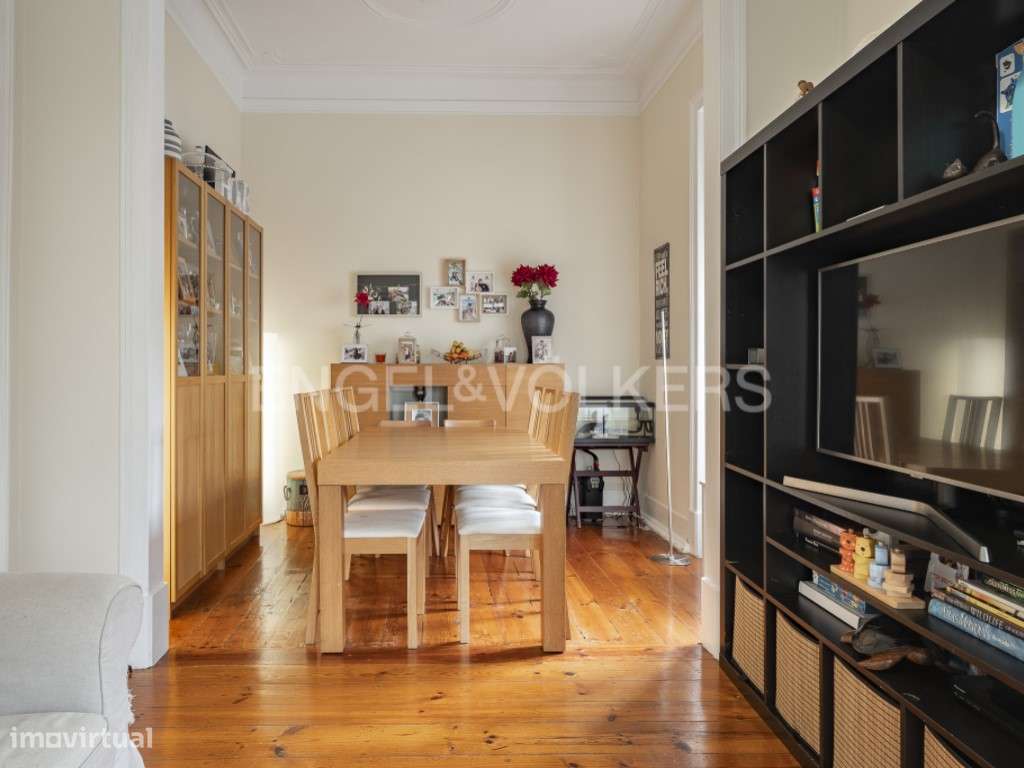 T3 com traça antiga junto ao Mercado de Campo de Ourique - Grande imagem: 5/25