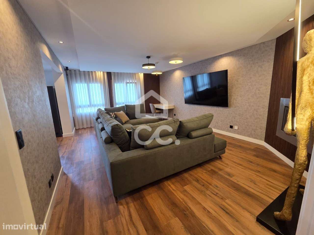 Apartamento T1 na Venda do Pinheiro com Garagem, Elevador e AC-6