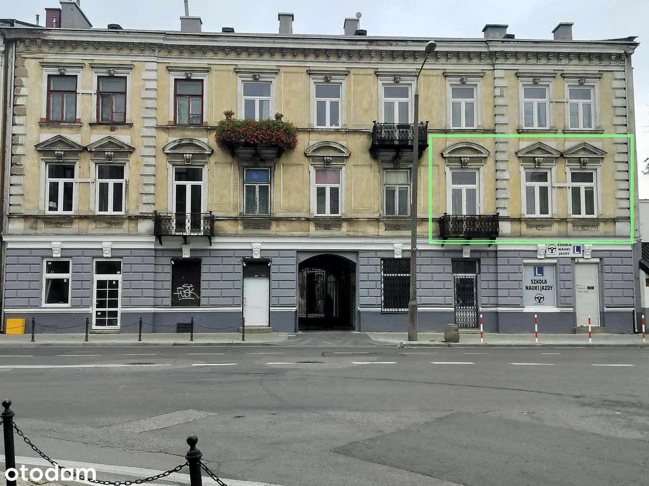 Przestronne 2-pokojowe mieszkanie z balkonem-0