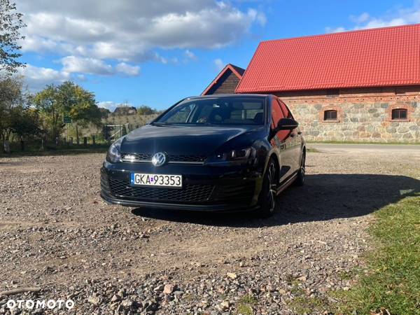 Volkswagen Golf - 2