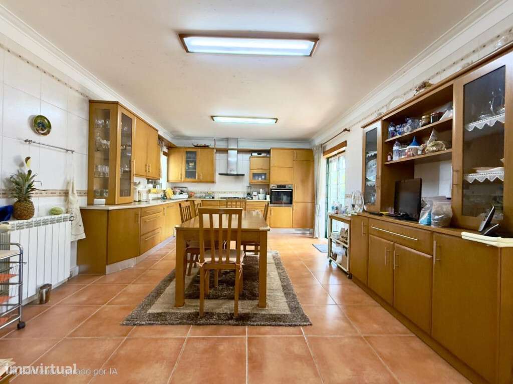 Moradia M5 com garagem em zona de Cernache - Grande imagem: 4/28