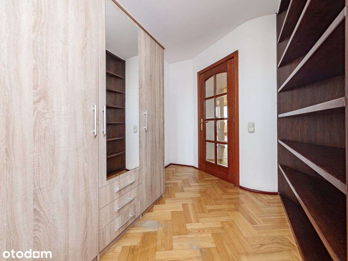 3 pokoje, oryginalny rozkład, świetna lokalizacja-8