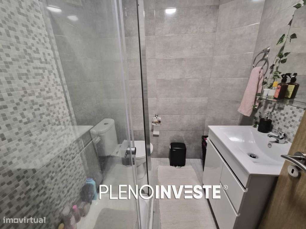 Apartamento T2 em Excelente Estado de Conservação em Palhais-20