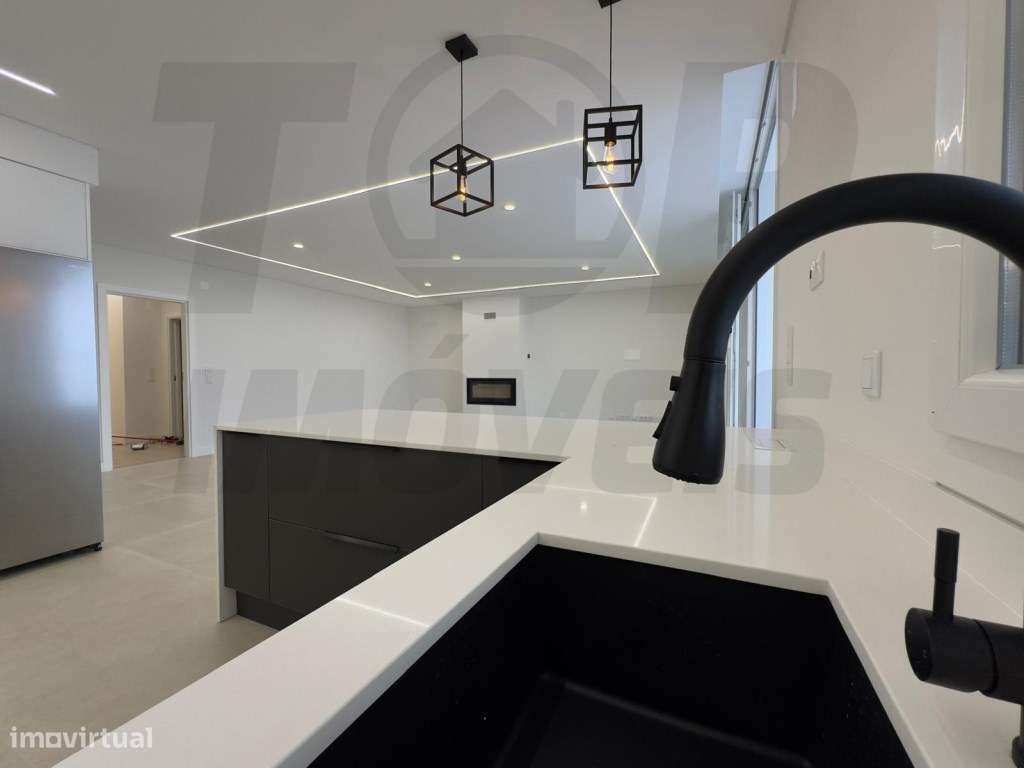 Moradia Nova Contemporânea V4 - Foros De Salvaterra - 435.000€-21