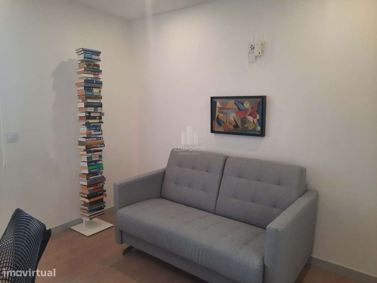 T2 COM GARAGEM E VARANDA   NO PORTO-19