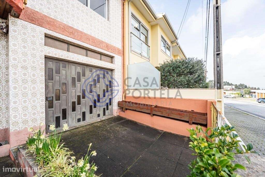 Moradia T4 e três frentes, para venda em Ermesinde - Grande imagem: 4/28