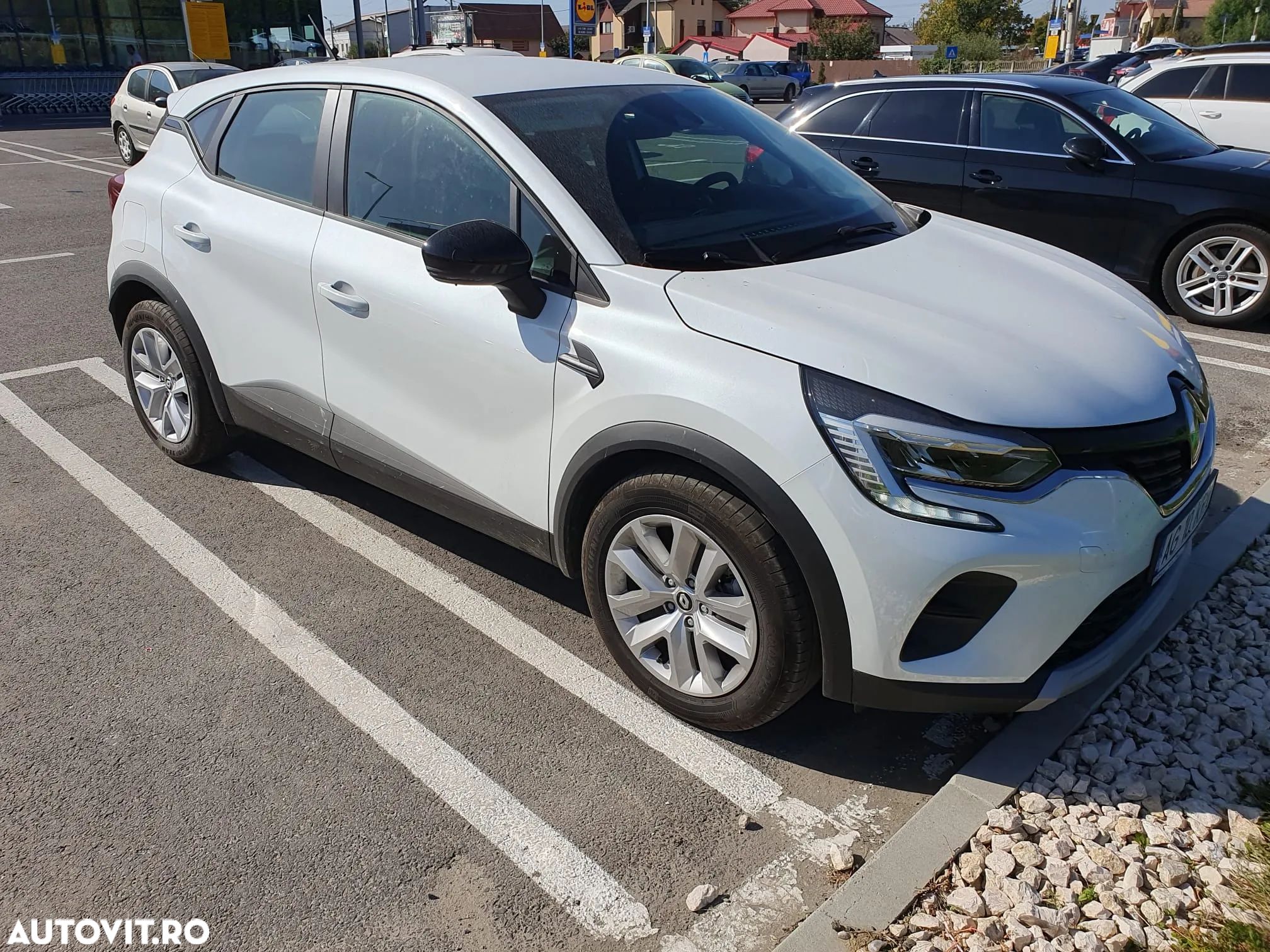 Renault Captur E-Tech Plug-In-Hybrid Intens - 1