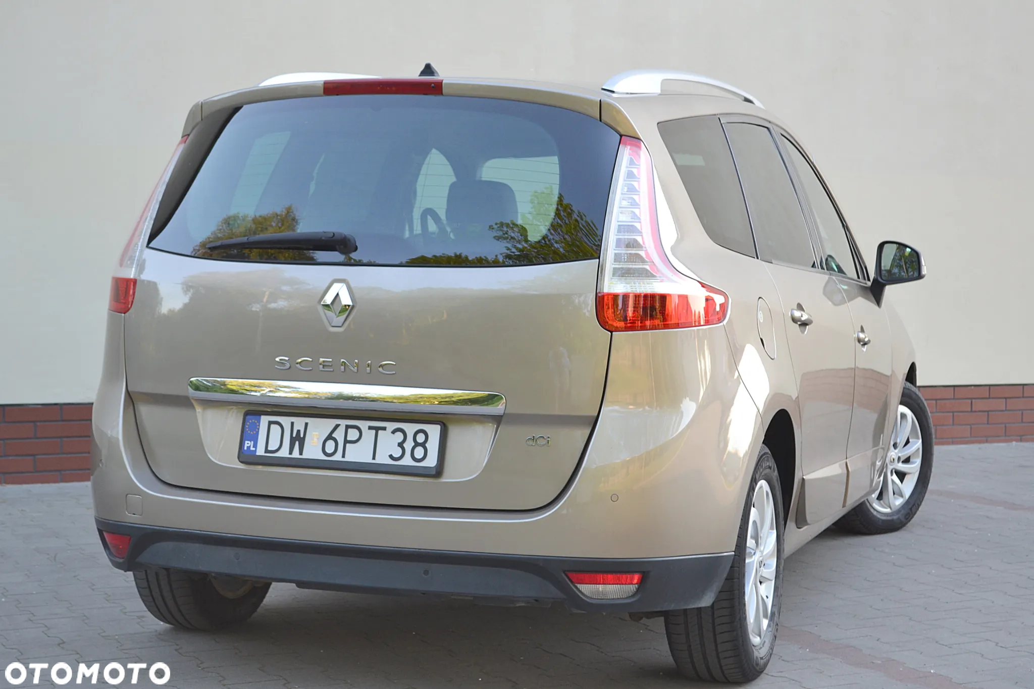 Renault Scenic 1.6 dCi Energy Intens - 13