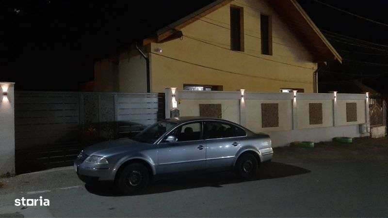 Casa de vanzare - Imagine principală: 4/5