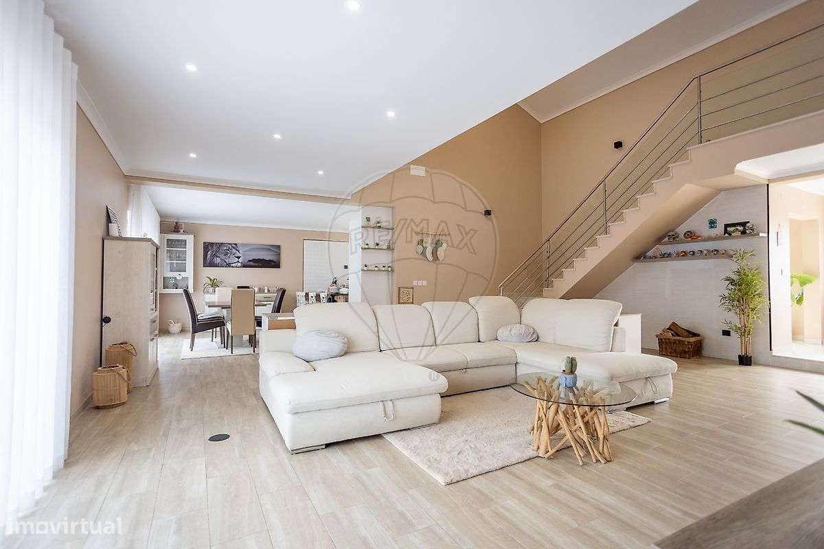 Moradia T4 para venda - Grande imagem: 2/22