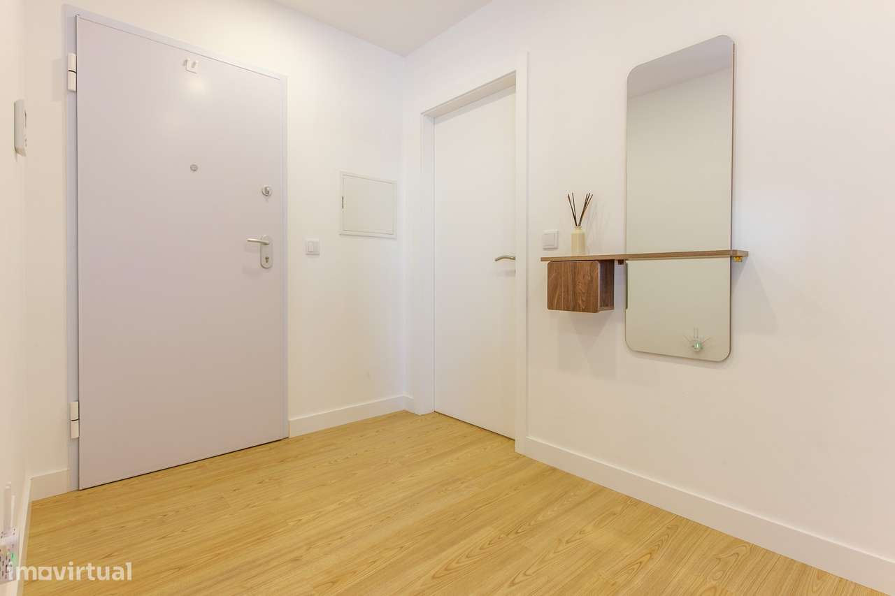 Apartamento T2 com A/C e arrecadação- Barreiro Perto da Praia e Centro-17