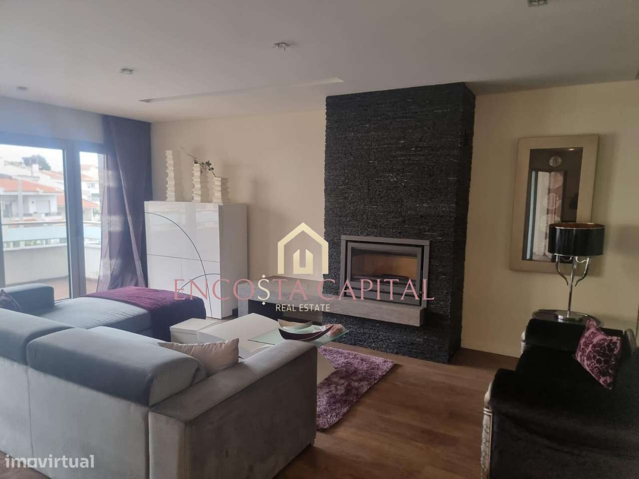 Moradia T3+1 na Parede com Vista para o Mar-6