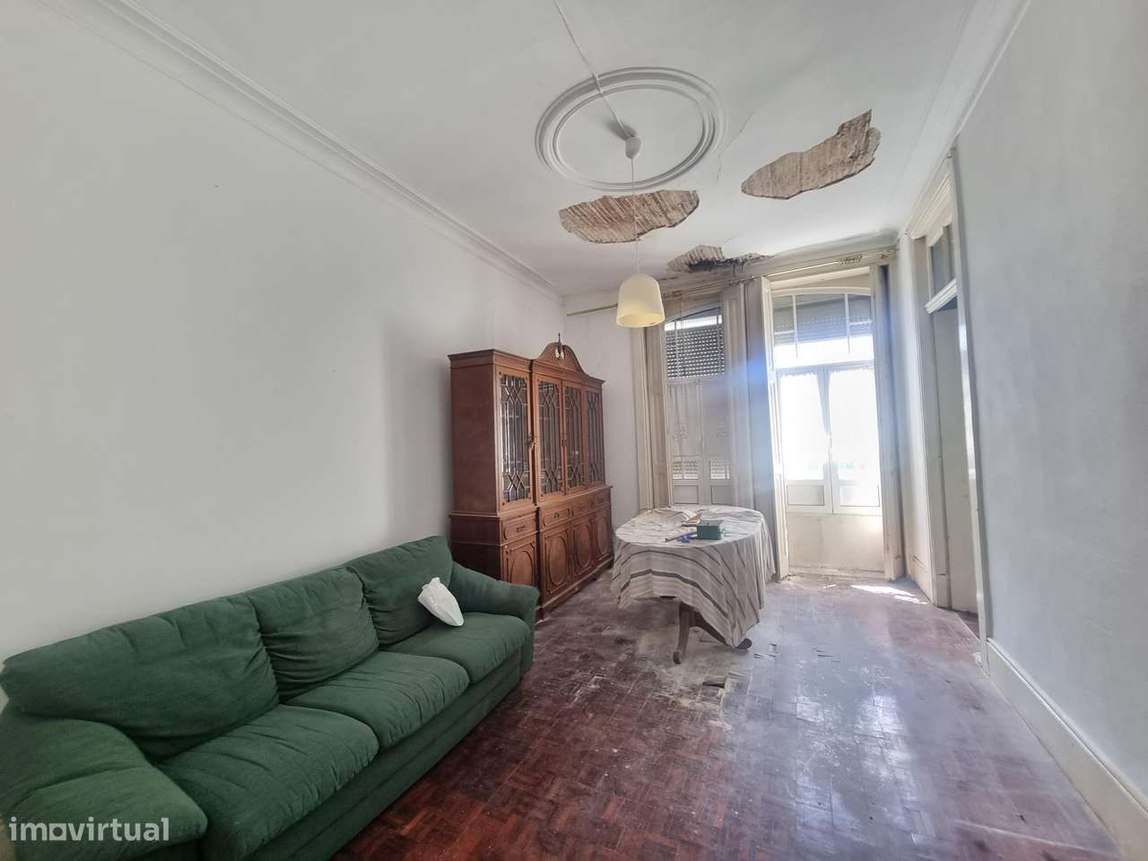 REF2010 - MORADIA C/Garagem e Jardim - Rua Duque Saldanha, Porto-5