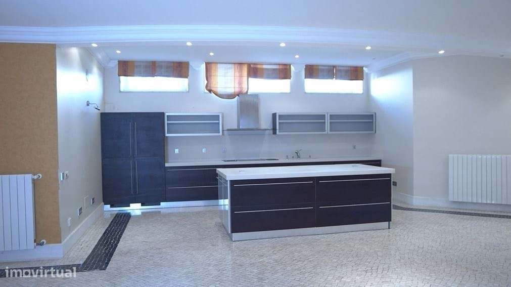 Villa exclusiva com vista para a serra de Sintra - Várzea de Sintra, S-36