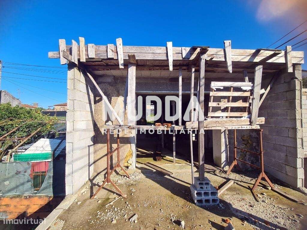 Oportunidade Única: Moradia T2 com Projeto de Restauro em Santiago de - Grande imagem: 5/14