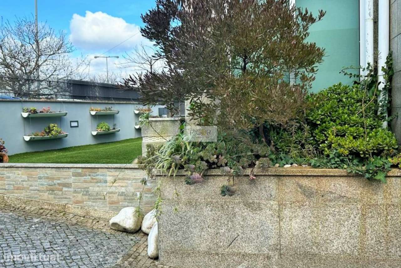 Moradia T4 de 4 frentes na cidade da Maia-31