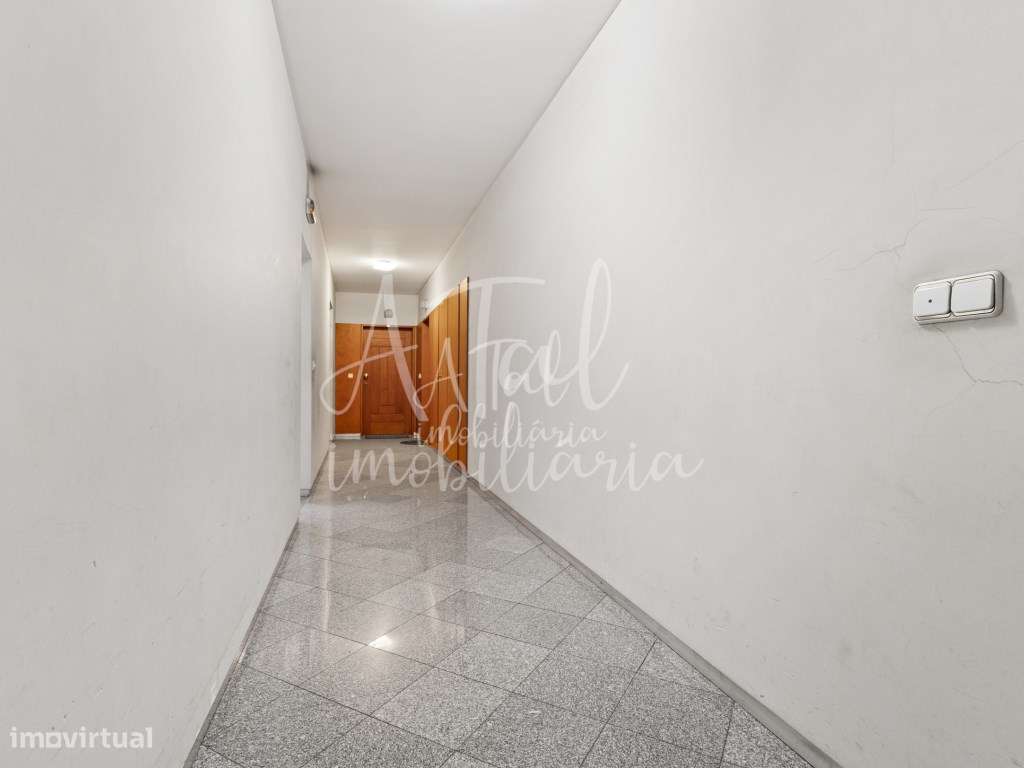 Duplex T5 no centro de Ponte de Lima com terraço panorâmico e 2 gar...-41