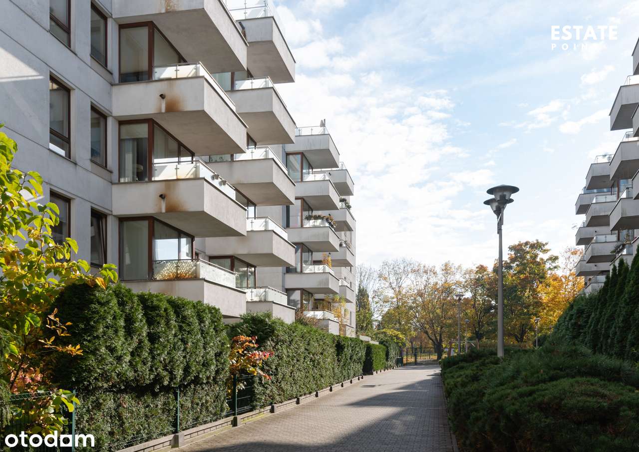 Eleganckie mieszkanie z garderobą i dwiema łazienkami-14