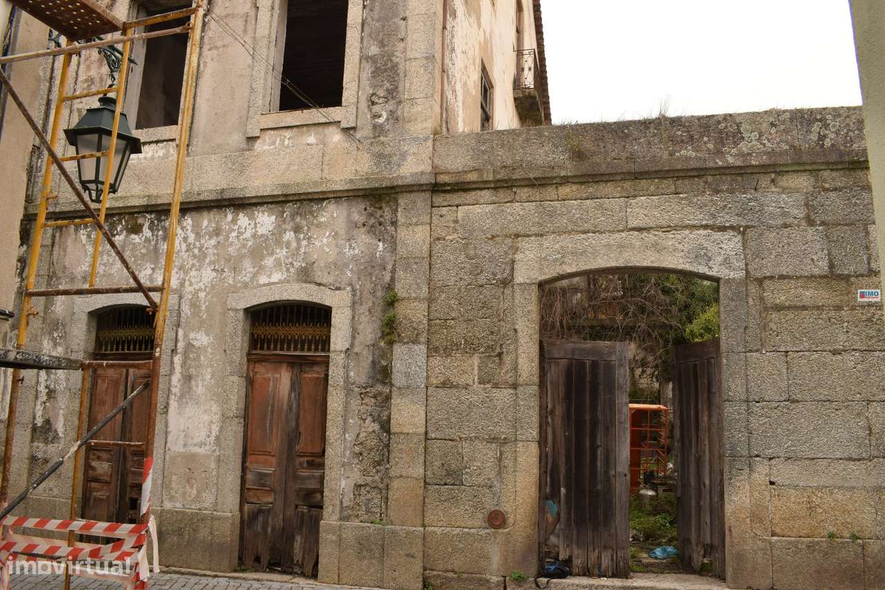 Moradia p/ Recuperar - Centro do Teixoso-6