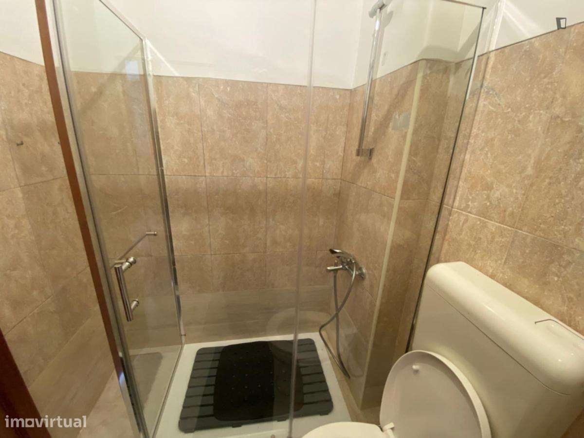 Quarto - localizado em Amadora Lisbon - Grande imagem: 5/5