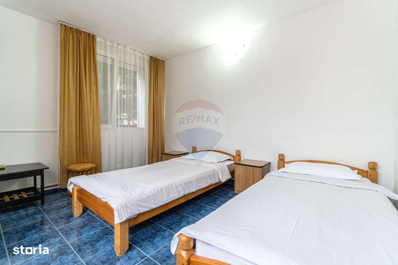 Casă / Vilă cu 20 camere de vânzare în Timisu de Jos, DN1, Brasov-15