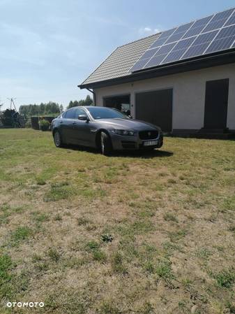 Jaguar XE - 9