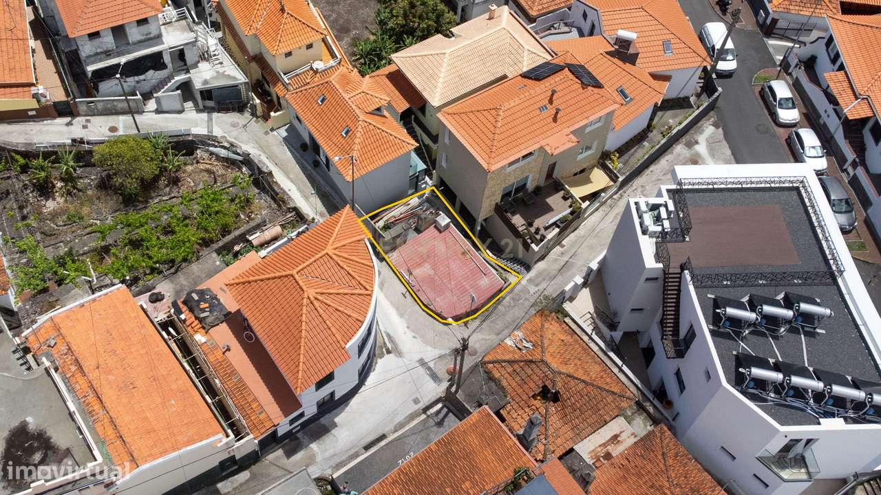 Moradia para recuperar, em zona histórica de Machico - Madeira-8
